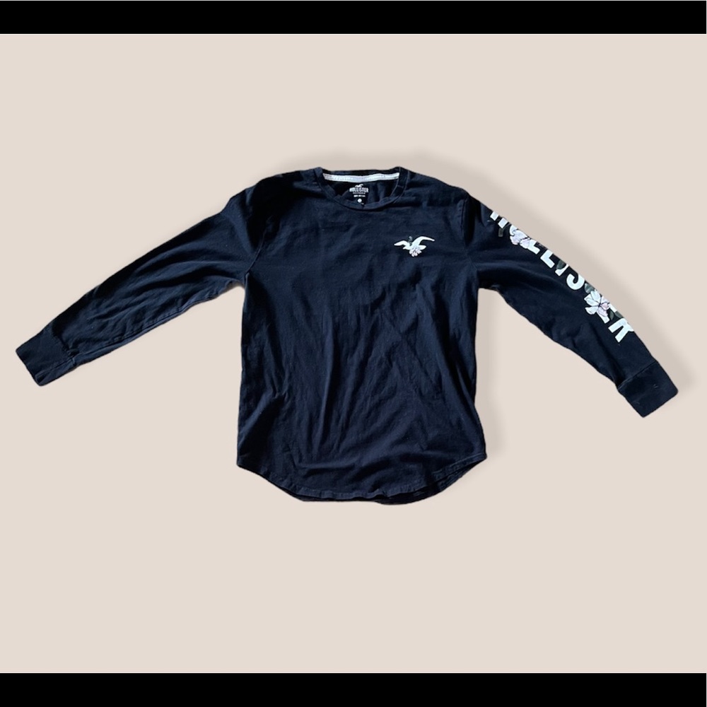 Hollister long sleeve t-shirt